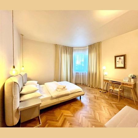 City Center Unirii Square Private Rooms With City View - Shared Amenities Bucureşti Exterior foto